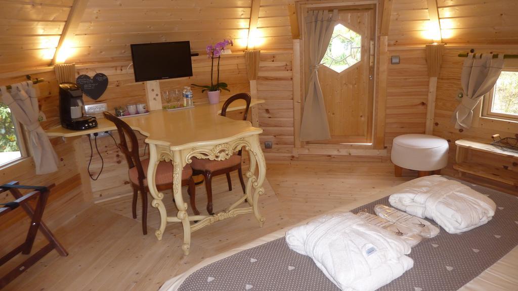 Le Bassin Du Tertre Bed and Breakfast Fronsac  Kamer foto