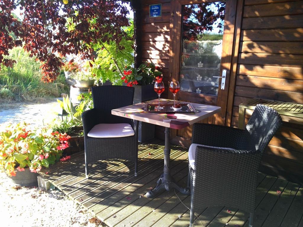 Le Bassin Du Tertre Bed and Breakfast Fronsac  Kamer foto
